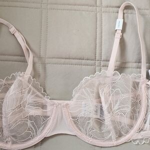 Calvin Klein Women's Lace Bra - Pink